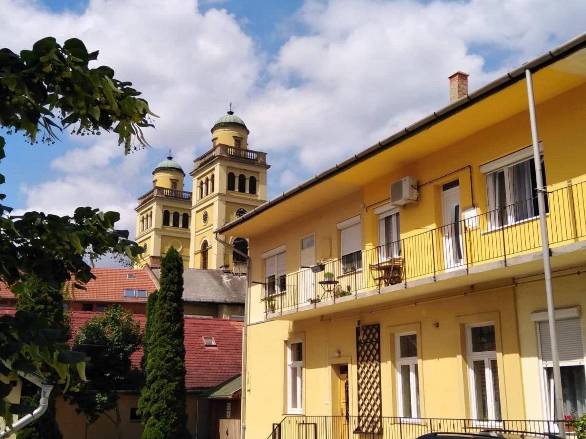 Zora Apartman Eger Exterior photo